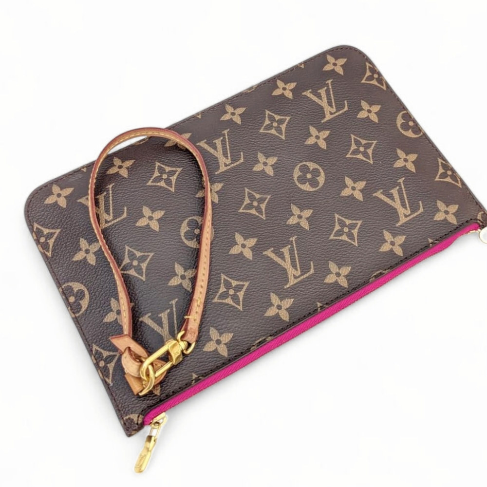 ✨️Authentic Louis Vuitton Wristlet MM Monogram Clutch Bag - Picture 4 of 14